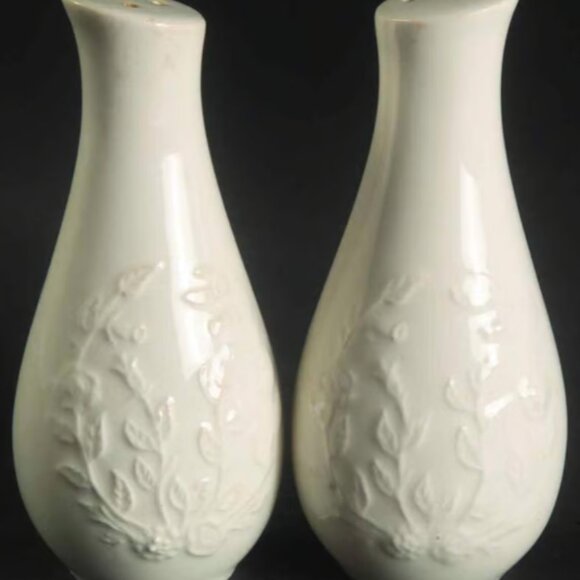 Rose Point by Steubenville Salt & Pepper Shakers Set Rose Point by Pope Gosser - Picture 5 of 10